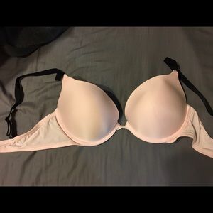 Victoria secret sexy Tee push up bra. NWOT