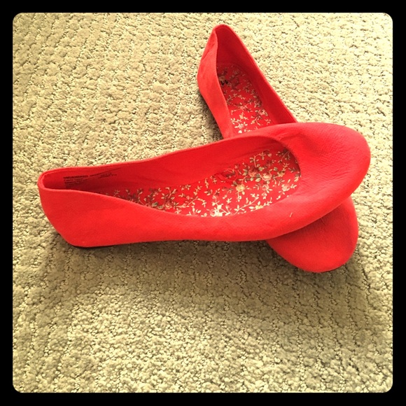 Cherry red flats 🍒 💋