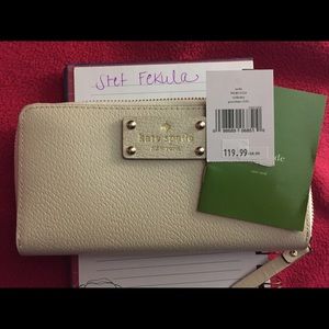 Kate Spade NWT Neda Wellesley Wallet in Porcelain