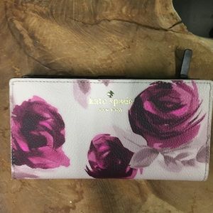 Kate Spade Wallet ♠️ Hawthorne Lane Roses Stacy