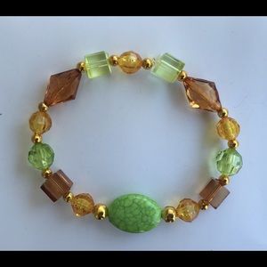 Topaz and green bead stretch bracelet