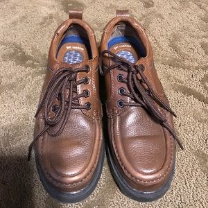 Boys size 7 brown shoes--great condition!!