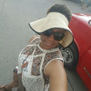 Meet your Posher, Kelly