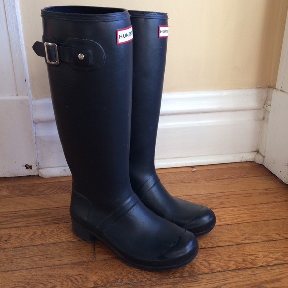 SOLD!!! Navy Hunter boots