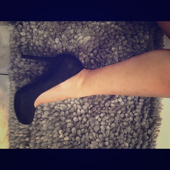 Sleek Black Pumps