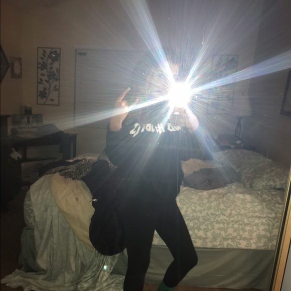 Meet your Posher, Makena - Picture 1 of 1