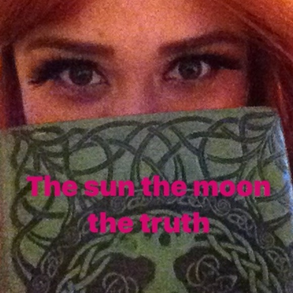 Meet your Posher, Lizzy Hale - Picture 6 of 6