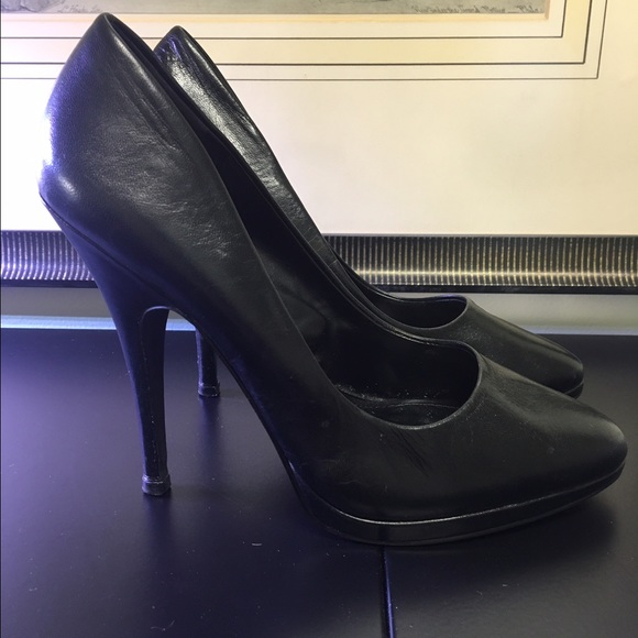 Aldo size 37 black leather pumps VGUC