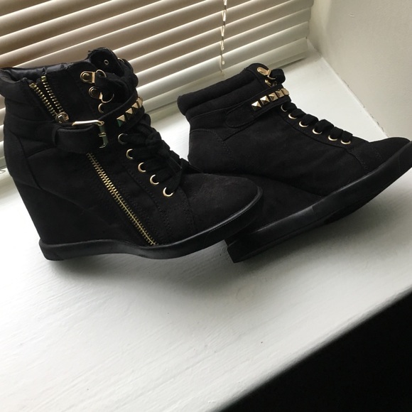 Sneaker wedges
