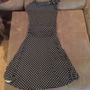 Polka dot dress with tie around neck