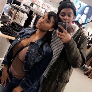 Meet your Posher, Joy