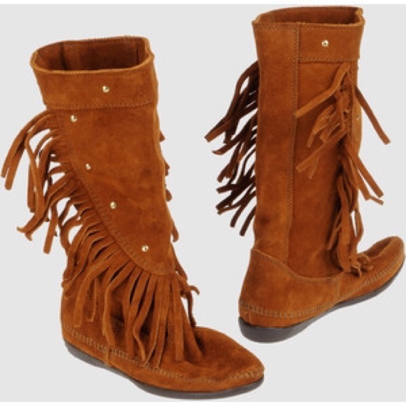 MINNETONKA boots