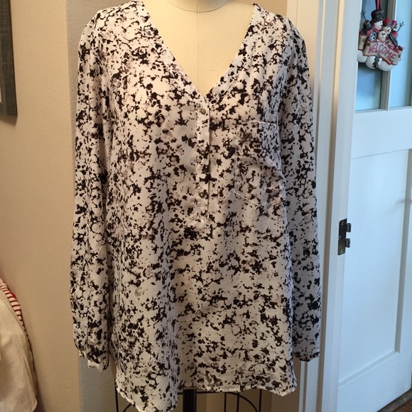 Long sleeve black and white splatter print