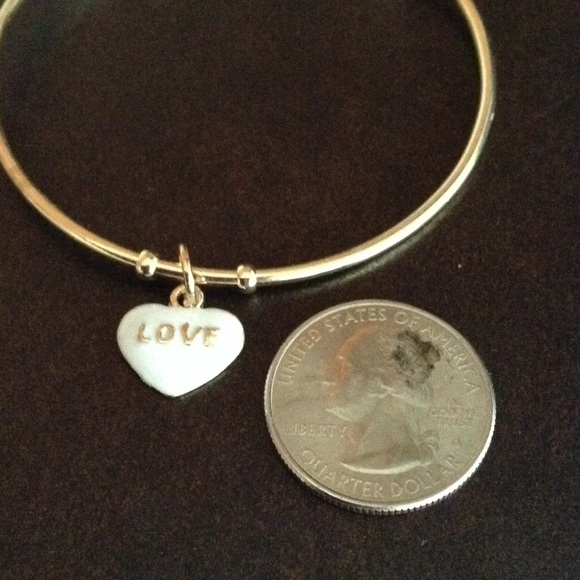 💛🤍 Pre-Loved Gold & White LOVE Bracelet - Picture 2 of 4