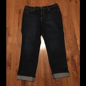 Dressbarn Woman signature fit Relaxed Crop jeans