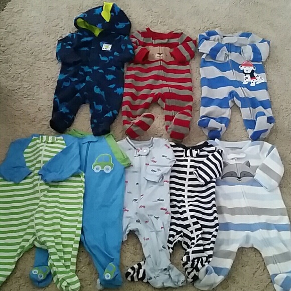 *SOLD* 8 Newborn footie pj's