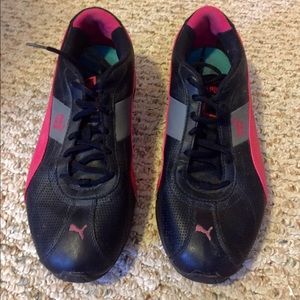 Puma shoes! (Size10) worn once, will wash them!