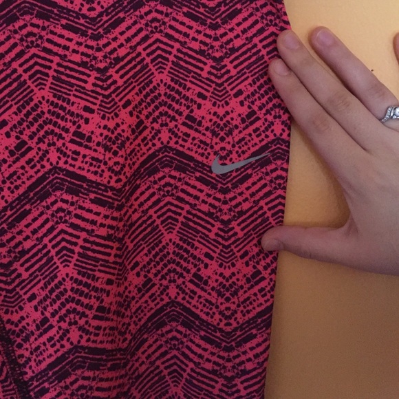 Super cute Nike crops