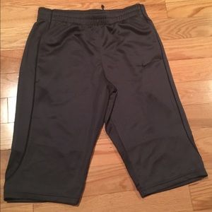 🚫SOLD🚫 Nike women's dri-fit capri active pants