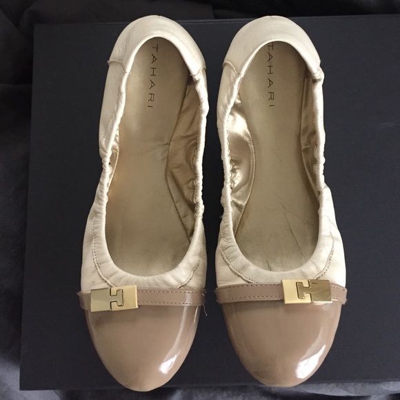 Tahari Glenda Flats