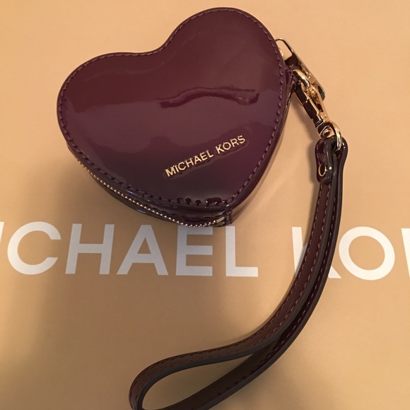 Michael Kors Handbags - 🆕MICHAEL KORS NEW WRISTLET 💯AUTHENTIC