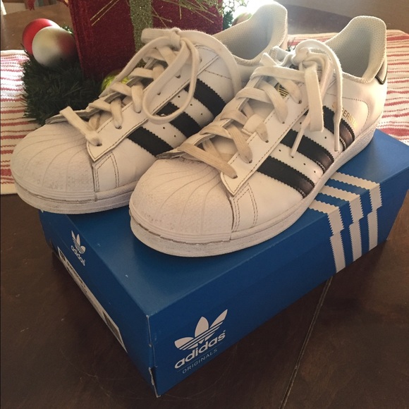 ADIDAS SUPERSTAR