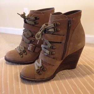 STEVE MADDEN WEDGES 8.5