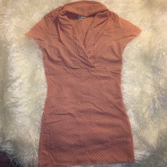 Sweet Pea Polka dot V-neck t-shirt - Picture 1 of 3