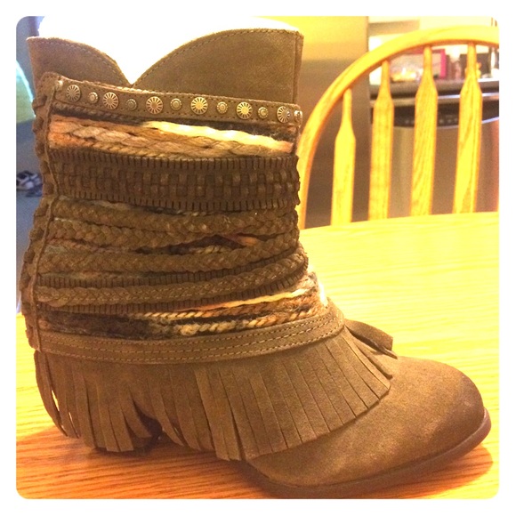 Bohemian Sheek Fringe Bootie Heels