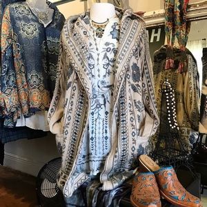 Greisley Hoodie by Biya