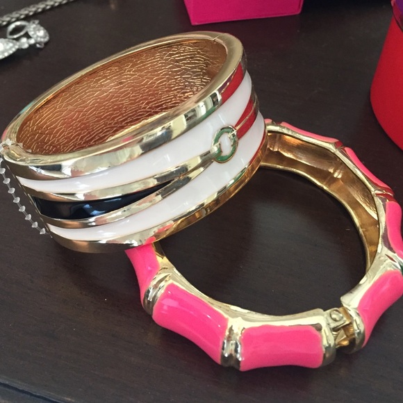 Set of bangles bracelets