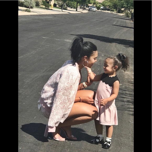 Meet your Posher, Sheyla - Picture 4 of 4