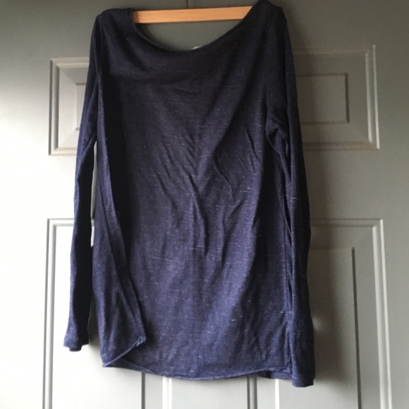 Super soft boat neck shirt!