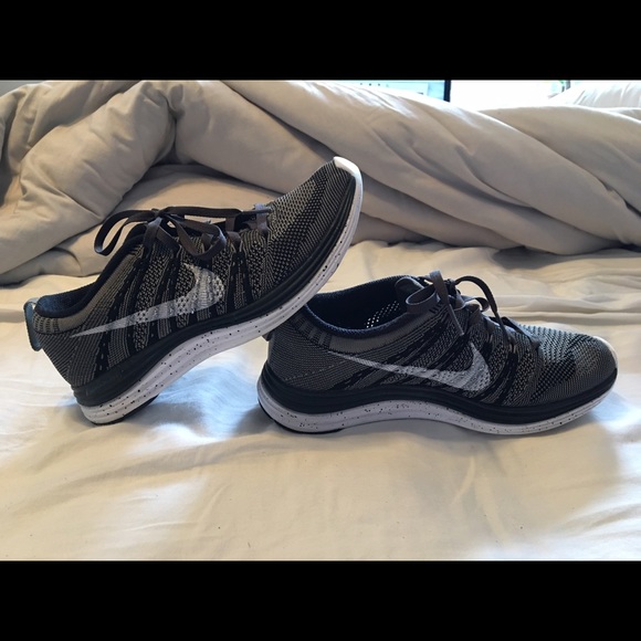 NIKE FLYKNIT LUNAR ONE