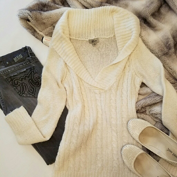 Cream Knit Guess V Neck Sweater