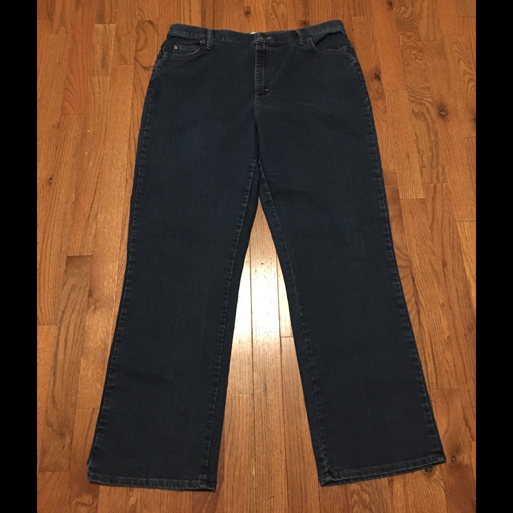 Lee relaxed straight leg, boot cut jeans