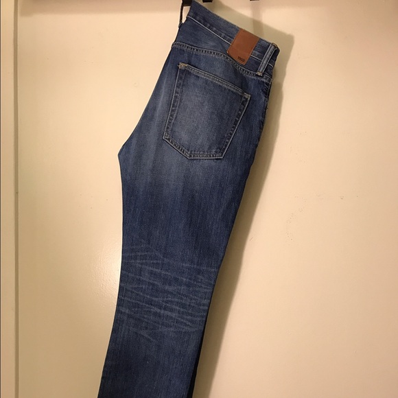 Jean in a good condition. Gap slim fit 32W