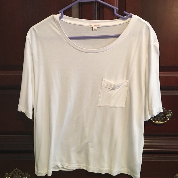 Gap t-shirt