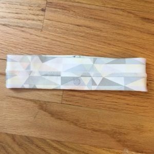 lulu lemon headband.