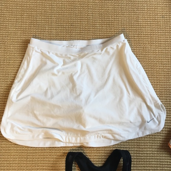 Nike white XL skort, dri-fit