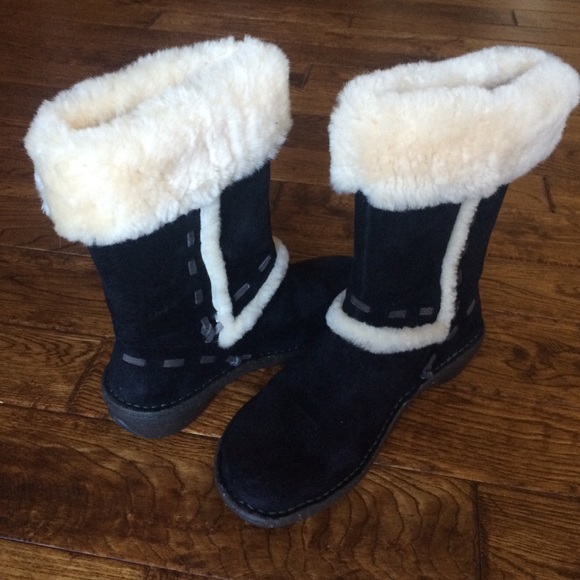 Ugg Elijo snow boot size 7