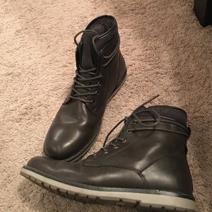 Men's mid tops shoes