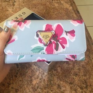 Guess wallet