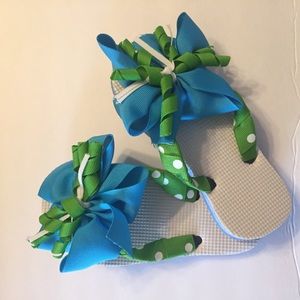 Like New Patsy Aiken Girls Flipflops w/ ribbon bow