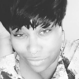 Meet your Posher, Teneia