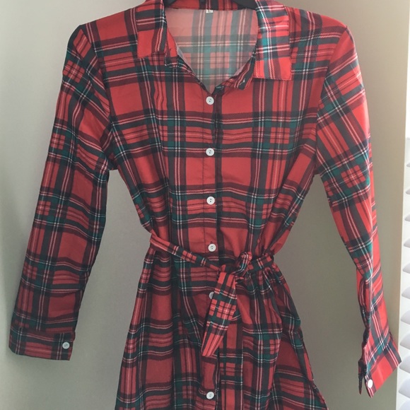 🎉HP 1/5 🎉❣️ Red and green Plaid Dress - Picture 3 of 4