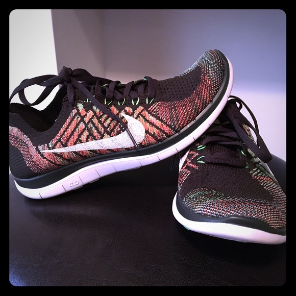 NIKE FREE 4.0