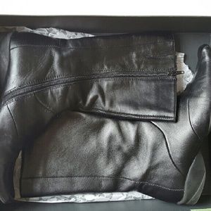 Kenneth Cole Reaction Kiss N Make Up Leather Boots