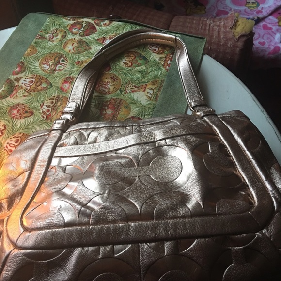 Very Rare Gold Embossed Coach - Picture 2 of 3