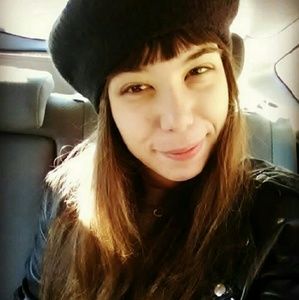 Meet your Posher, Caitlyn